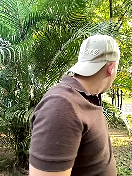 Snapshot of ian_david_Xxx chatting on 15, 12, 2025 ian david Xxx online show from 15, 12, 2025