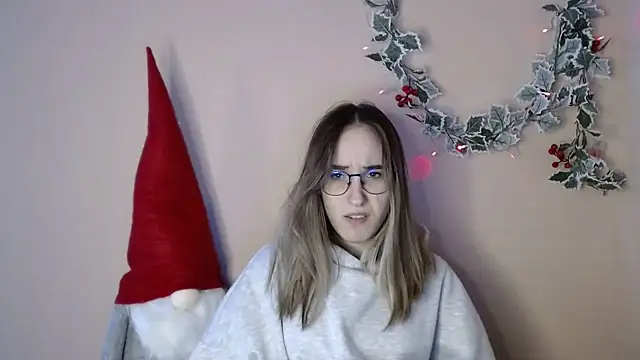 Moon  Lily online show from 15, 12, 2025