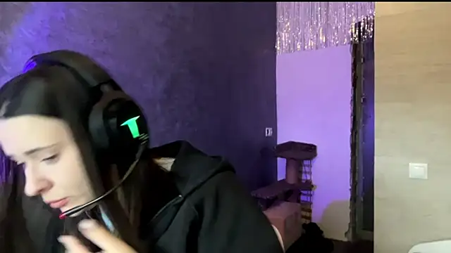 Snapshot of AngeliqueSulima chatting on 14, 12, 2025 AngeliqueSulima online show from 14, 12, 2025