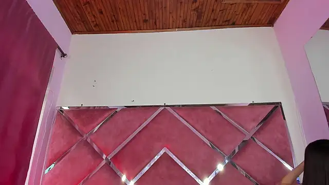 MeganDangelo online show from 4, 2, 2026