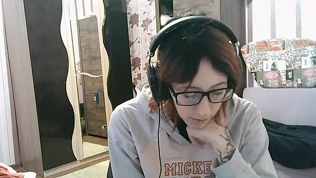 Snapshot of AmandaGimenez chatting on 5, 12, 2025 AmandaGimenez online show from 5, 12, 2025