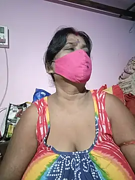 Snapshot of me-pari-hu chatting on 13, 7, 2026 me-pari-hu online show from 13, 7, 2026
