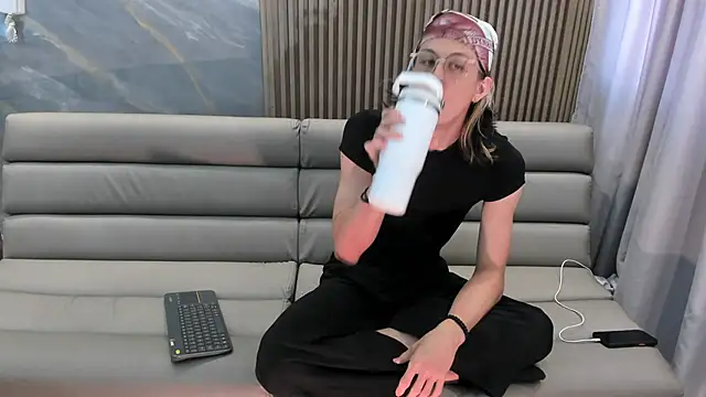 Snapshot of Lior_Evan chatting on 3, 12, 2025 Lior Evan online show from 3, 12, 2025