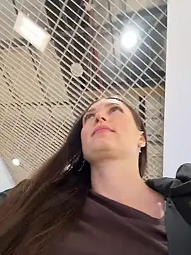 Snapshot of ZaraHill chatting on 4, 12, 2025 ZaraHill online show from 4, 12, 2025