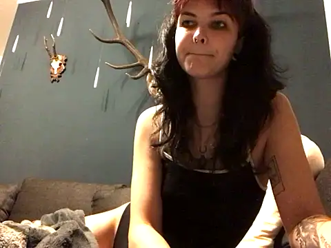 Snapshot of alinavampira_ chatting on 2, 12, 2025 alinavampira online show from 2, 12, 2025