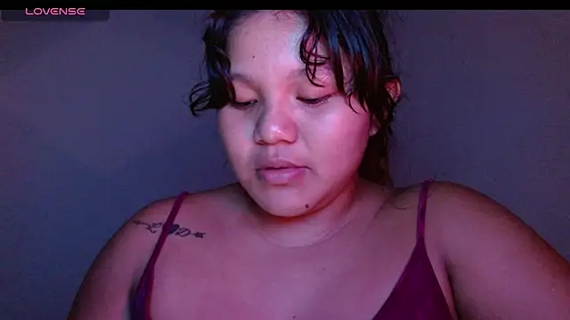 Snapshot of Yourgirl-thaly20 chatting on 1, 12, 2025 Yourgirl-thaly20 online show from 1, 12, 2025