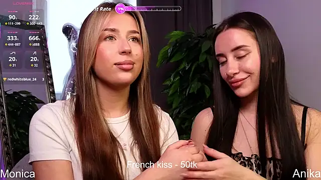 Snapshot of AnikaHarrys- chatting on 14, 12, 2025 AnikaHarrys- online show from 14, 12, 2025