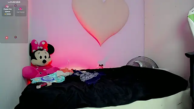 Snapshot of Mishell_hot_ chatting on 2, 12, 2025 Mishell hot online show from 2, 12, 2025