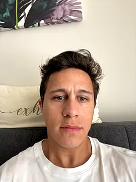 Snapshot of Emanueldickarg chatting on 28, 11, 2025 Emanueldickarg online show from 28, 11, 2025