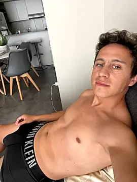 Snapshot of Emanueldickarg chatting on 4, 12, 2025 Emanueldickarg online show from 4, 12, 2025