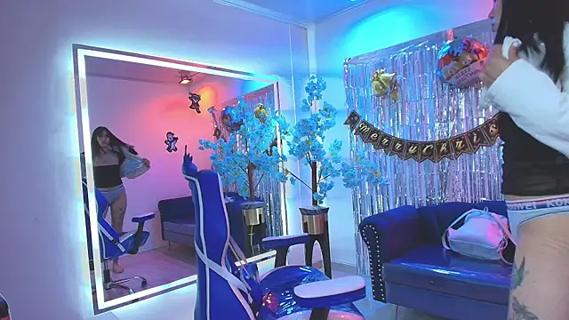 Snapshot of myla_evans chatting on 14, 12, 2025 myla evans online show from 14, 12, 2025