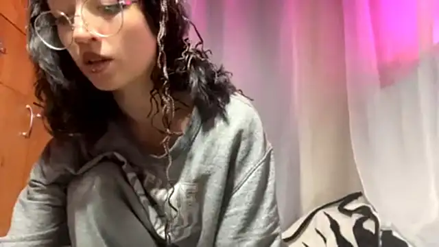 Snapshot of Raylli_Jorden chatting on 5, 12, 2025 Raylli Jorden online show from 5, 12, 2025