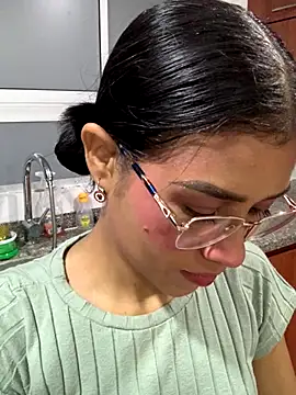 Snapshot of AnitaDuque chatting on 14, 12, 2025 AnitaDuque online show from 14, 12, 2025