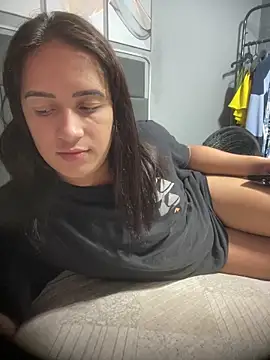 larysinha online show from 13, 4, 2026