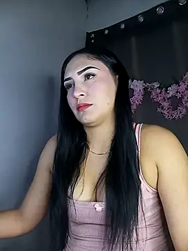 Snapshot of Emy_cutee chatting on 4, 12, 2025 Emy cutee online show from 4, 12, 2025