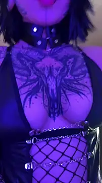 Snapshot of AryRousse chatting on 4, 12, 2025 AryRousse online show from 4, 12, 2025