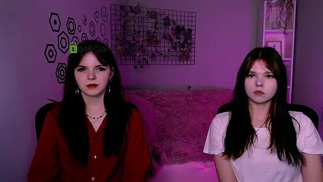 Snapshot of mikameovv chatting on 3, 12, 2025 mikameovv online show from 3, 12, 2025