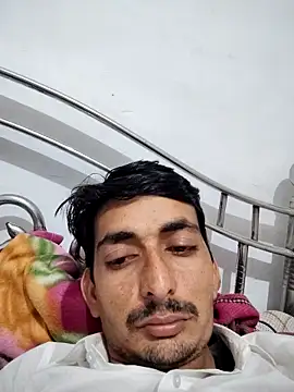 Snapshot of TwinklyBasket897 chatting on 4, 12, 2025 TwinklyBasket897 online show from 4, 12, 2025