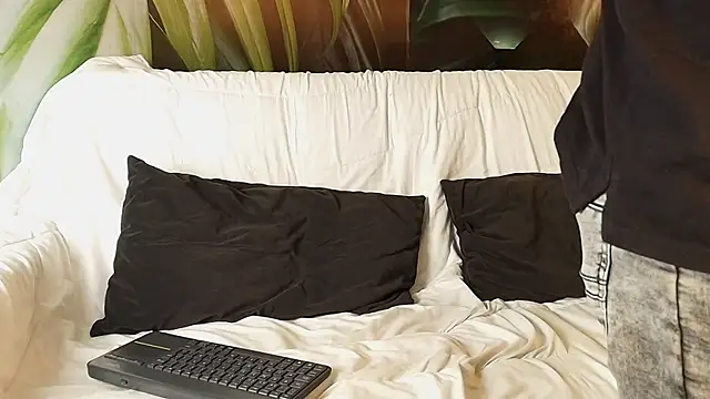 isaac grimm online show from 19, 1, 2026