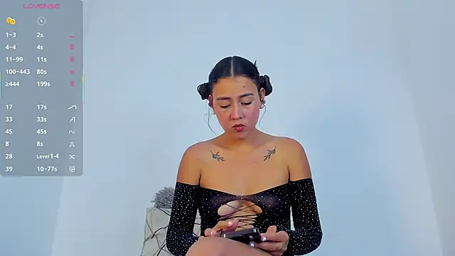 Snapshot of gaby_baby chatting on 4, 12, 2025 gaby baby online show from 4, 12, 2025