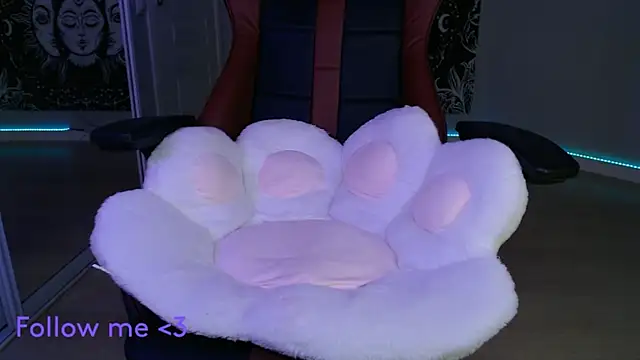 Snapshot of softalaska chatting on 5, 12, 2025 softalaska online show from 5, 12, 2025