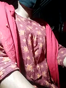 Snapshot of qeen3321 chatting on 2, 12, 2025 qeen3321 online show from 2, 12, 2025