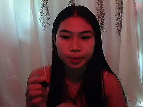 Snapshot of Allysonxx05 chatting on 5, 12, 2025 Allysonxx05 online show from 5, 12, 2025