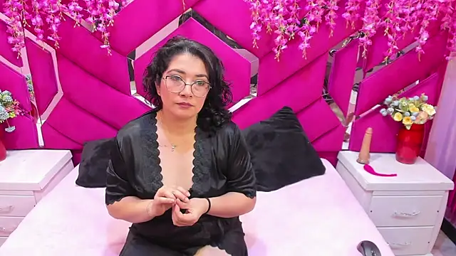 Snapshot of Alexa_Sanz chatting on 5, 12, 2025 Alexa Sanz online show from 5, 12, 2025