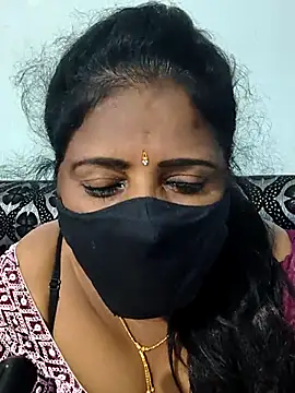 Snapshot of siri_telugutamil chatting on 14, 12, 2025 siri telugutamil online show from 14, 12, 2025