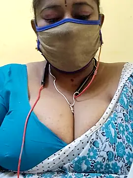 Snapshot of Thanmaya22 chatting on 2, 12, 2025 Thanmaya22 online show from 2, 12, 2025