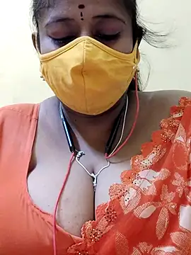 Snapshot of Thanmaya22 chatting on 4, 12, 2025 Thanmaya22 online show from 4, 12, 2025