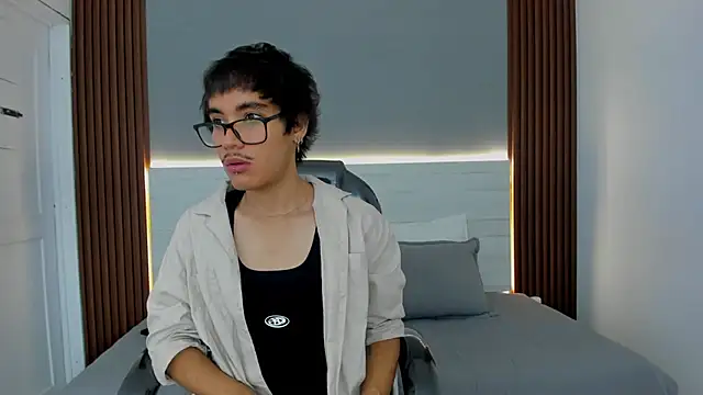 Snapshot of Antonio_rowan chatting on 14, 12, 2025 Antonio rowan online show from 14, 12, 2025