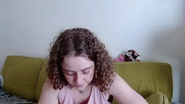Snapshot of DeliaBlew chatting on 20, 5, 2026 DeliaBlew online show from 20, 5, 2026