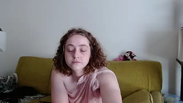 Snapshot of DeliaBlew chatting on 21, 5, 2026 DeliaBlew online show from 21, 5, 2026