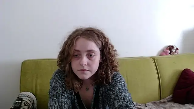 Snapshot of DeliaBlew chatting on 12, 6, 2026 DeliaBlew online show from 12, 6, 2026