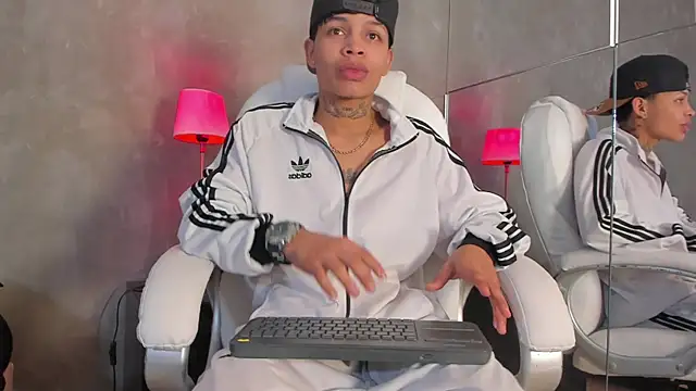 Renzo Dogan online show from 2, 12, 2025