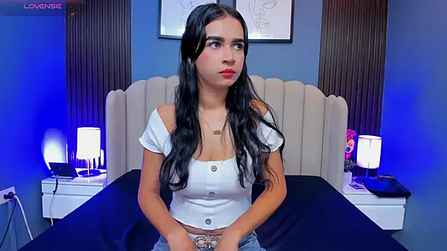 Snapshot of Miia_cute18 chatting on 3, 12, 2025 Miia cute18 online show from 3, 12, 2025