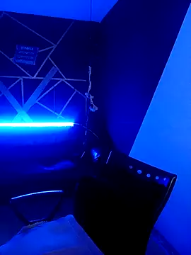 Snapshot of Veronica_Lewis_ chatting on 5, 12, 2025 Veronica Lewis online show from 5, 12, 2025