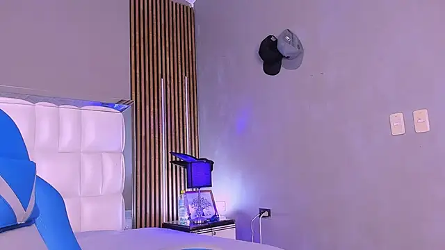 Snapshot of xCharlotte_20 chatting on 3, 12, 2025 xCharlotte 20 online show from 3, 12, 2025