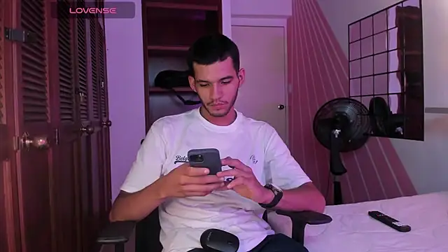 Snapshot of dear_lover1 chatting on 5, 12, 2025 dear lover1 online show from 5, 12, 2025