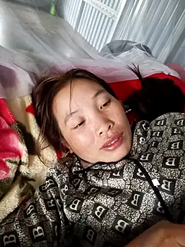 Snapshot of Evelyn-n chatting on 5, 12, 2025 Evelyn-n online show from 5, 12, 2025