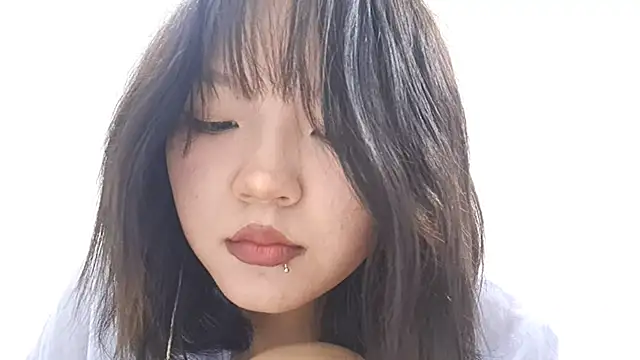 Snapshot of MeowMiaMeow chatting on 4, 12, 2025 MeowMiaMeow online show from 4, 12, 2025