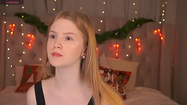 LilianHoward online show from 21, 12, 2025