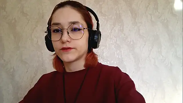 Snapshot of LinaWatter chatting on 14, 12, 2025 LinaWatter online show from 14, 12, 2025