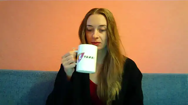 Honey Whisper online show from 2, 12, 2025