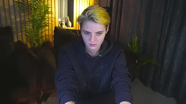 Snapshot of RoxyFlamee chatting on 3, 12, 2025 RoxyFlamee online show from 3, 12, 2025