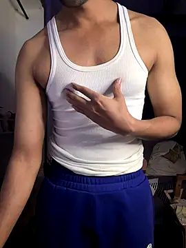 Snapshot of fitboy_xxx chatting on 3, 12, 2025 fitboy xxx online show from 3, 12, 2025