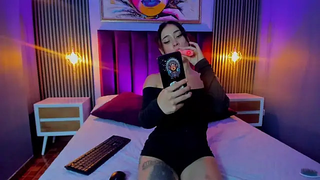 Ariana collinss online show from 1, 4, 2026