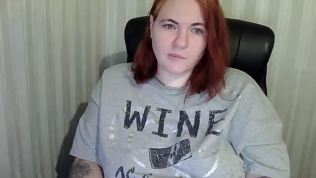 Snapshot of LisaLeon chatting on 1, 12, 2025 LisaLeon online show from 1, 12, 2025