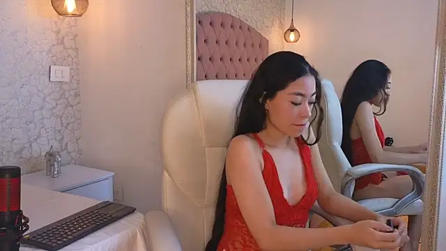 viiolet whitee online show from 15, 12, 2025